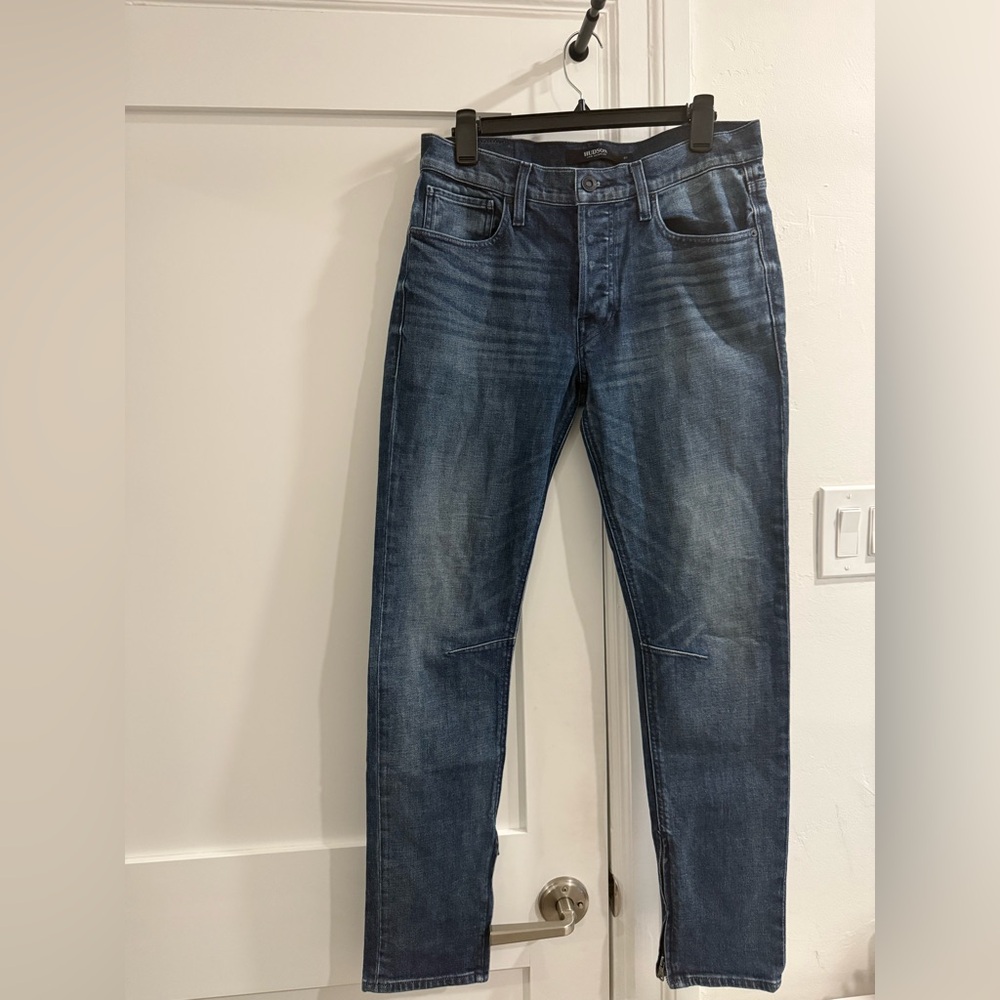 Hudson Jeans men’s blue denim Vaughn Moto Skinny Jeans w/ zippers at pantlegs)